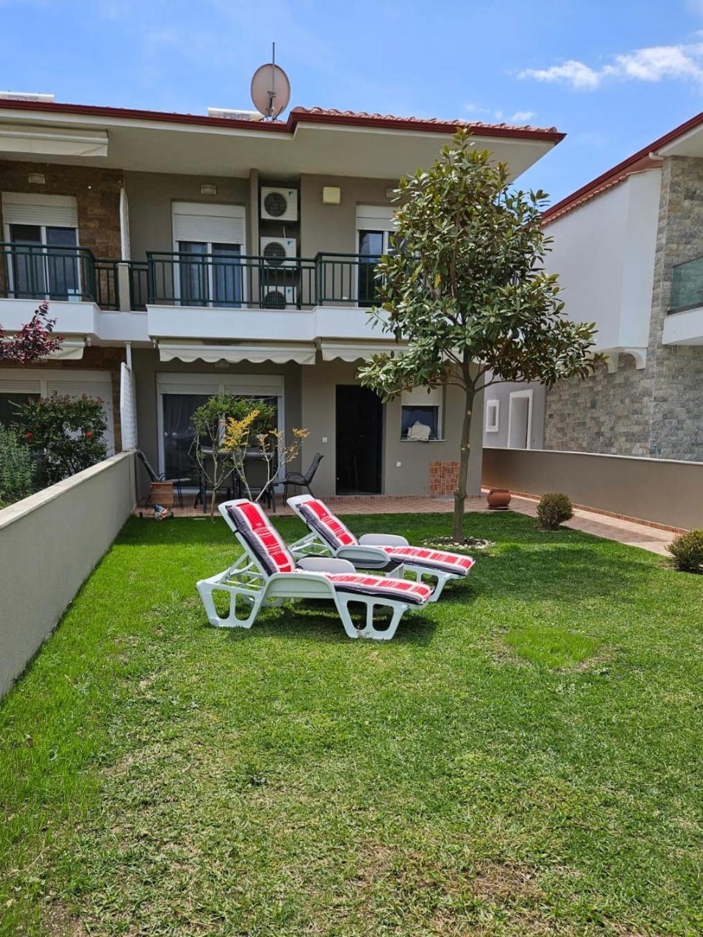 K&B House view 3