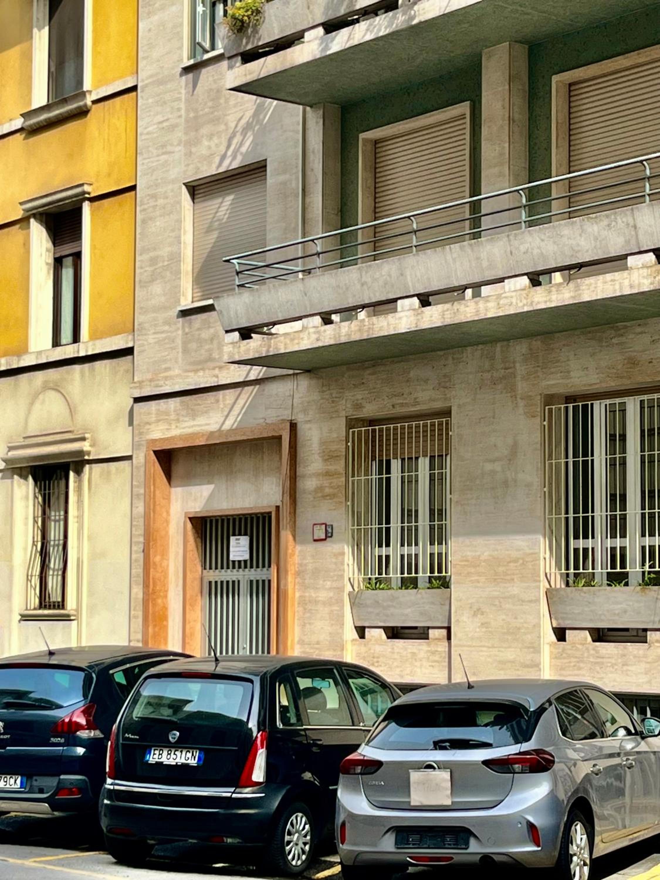 Central Side Apartment