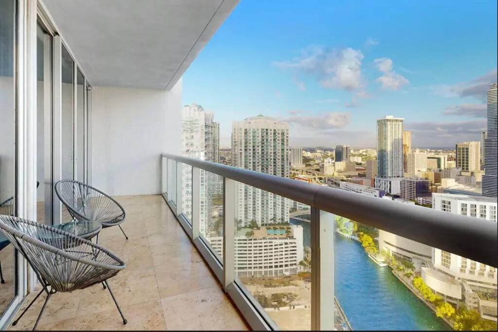 Penthouse ICON W hotel WaterViews balcony Brickell