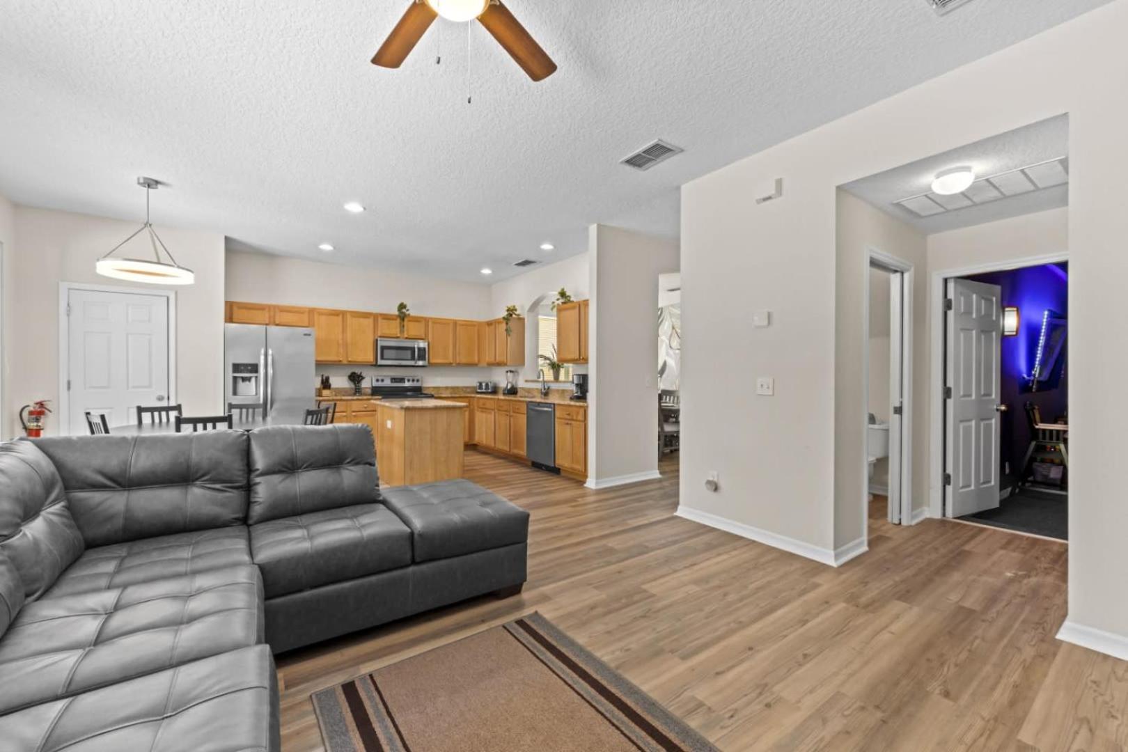 Sunshine Escape Retreat Villa at Allevo Homes view 5