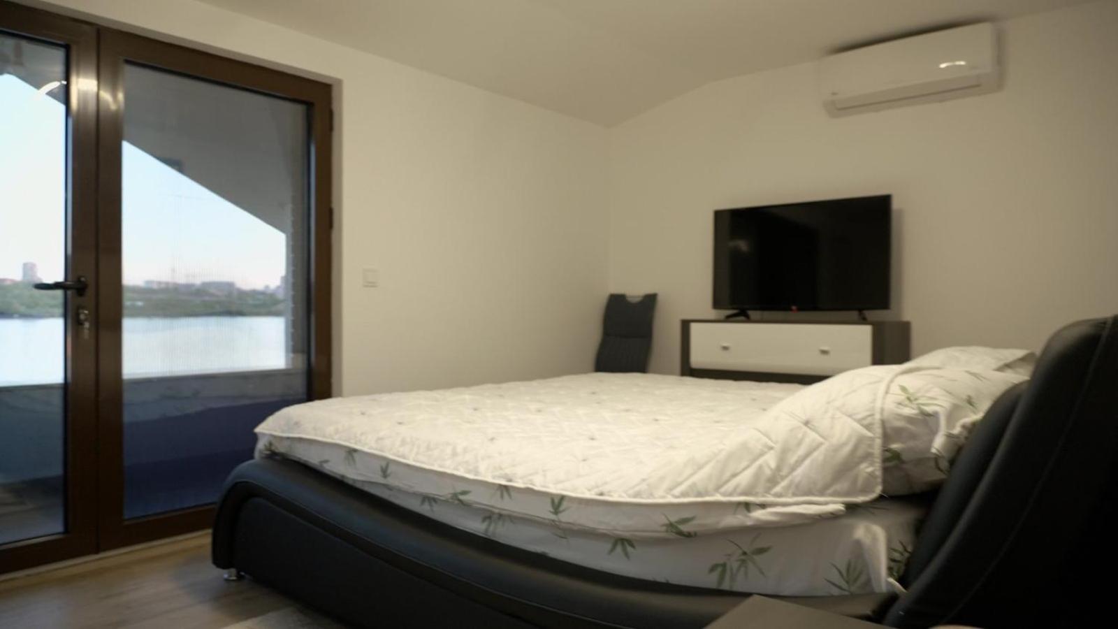 Belgrade River House