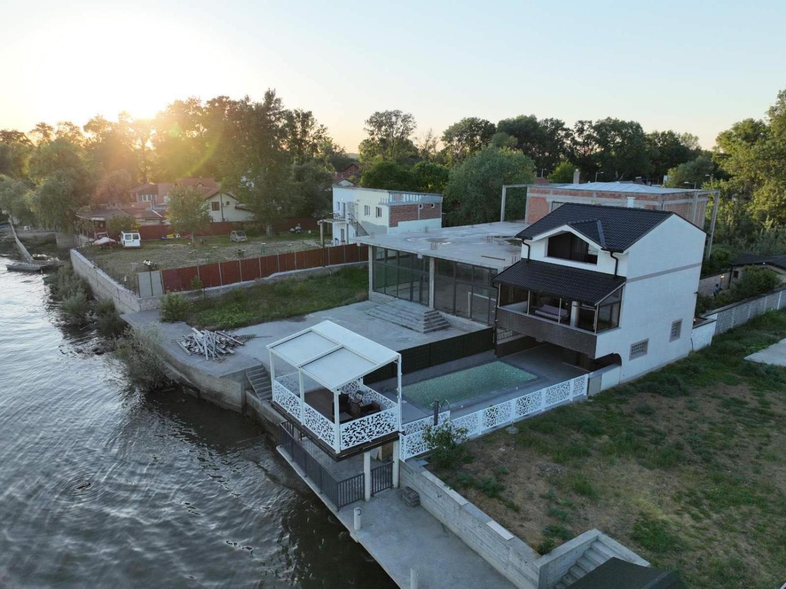 Belgrade River House