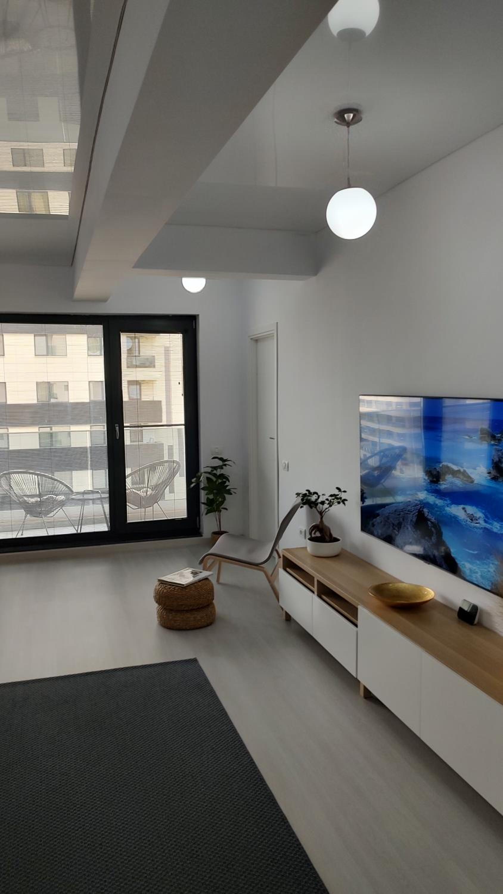 Van Studio