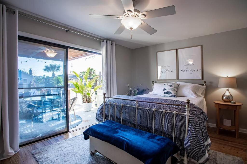 Beach Hideaway with Large Balcony, only steps to ocean ! view 4