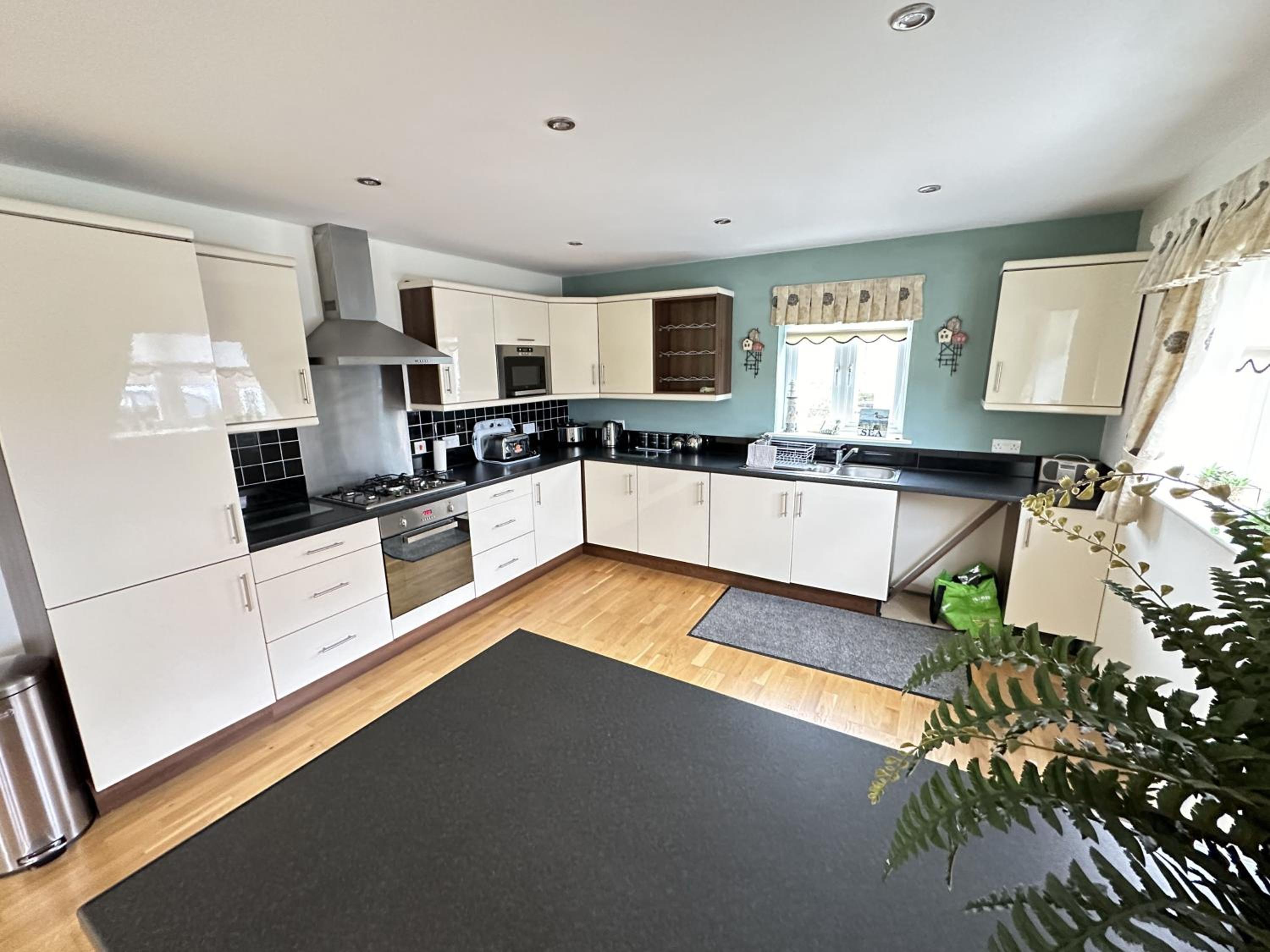 Pastures View - Part of the The Bay Filey Holiday Village with pool, gym and direct beach access, pub, restaurant, tennis and meadows walks