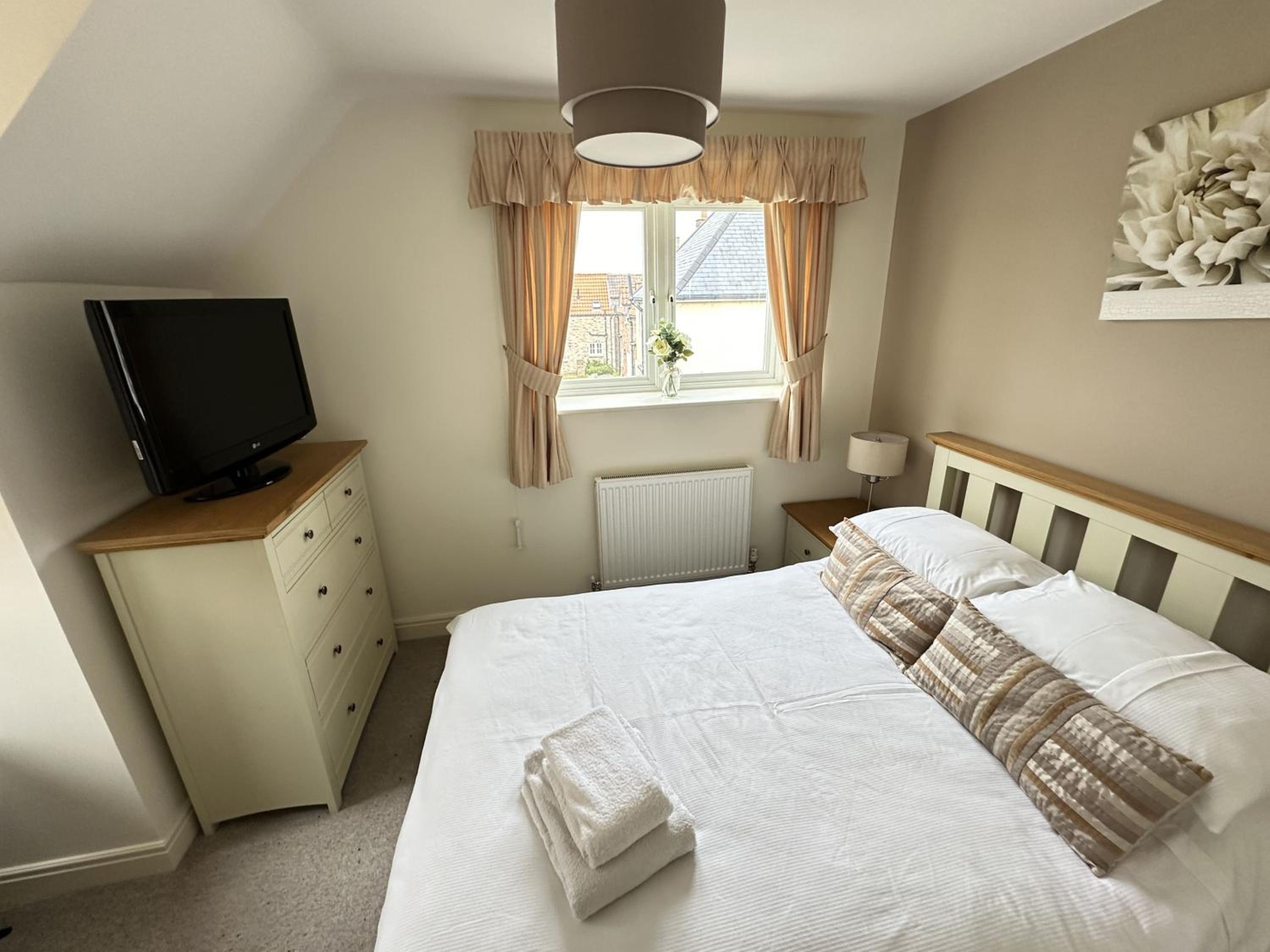 Pastures View - Part of the The Bay Filey Holiday Village with pool, gym and direct beach access, pub, restaurant, tennis and meadows walks