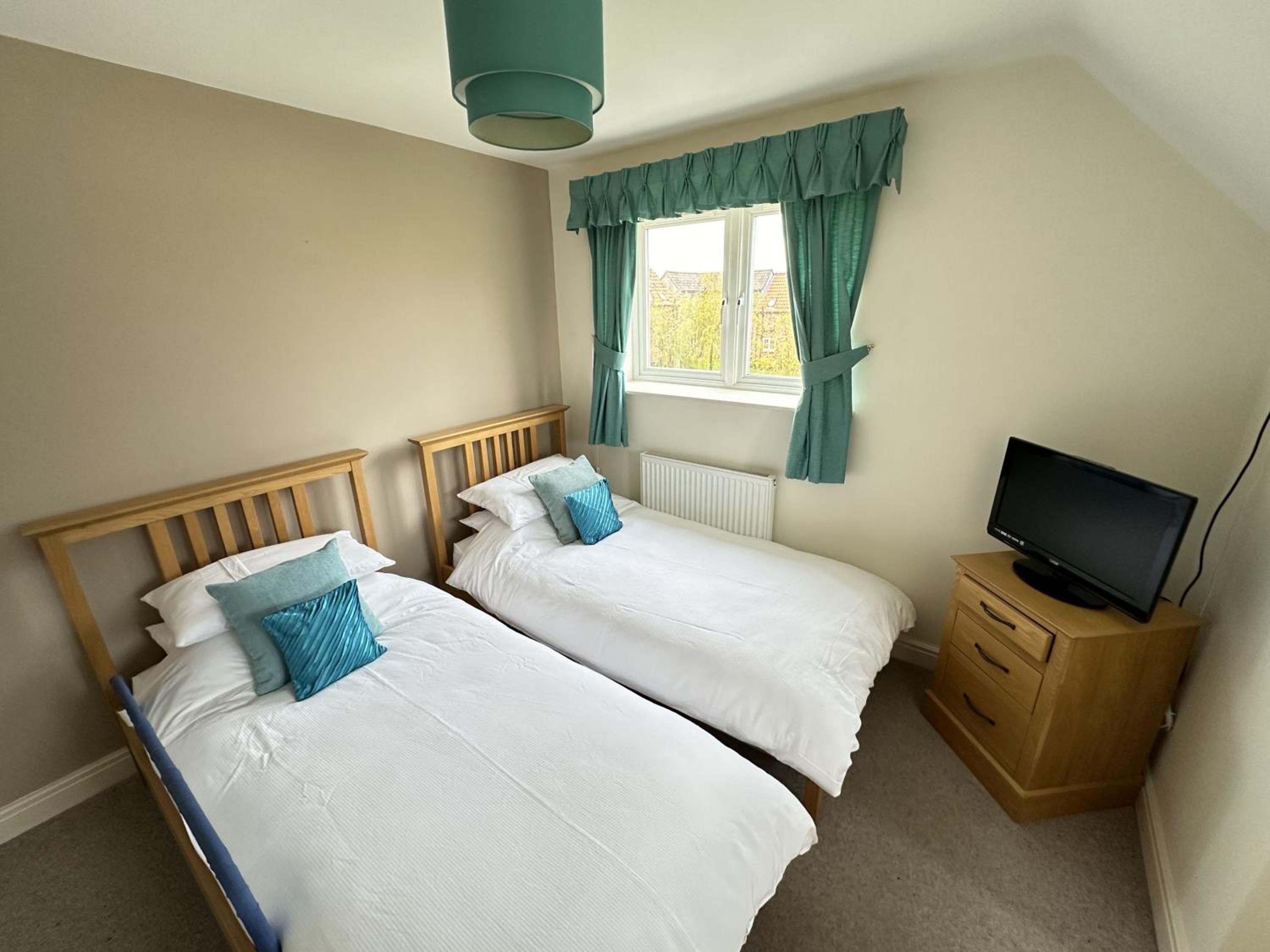Pastures View - Part of the The Bay Filey Holiday Village with pool, gym and direct beach access, pub, restaurant, tennis and meadows walks