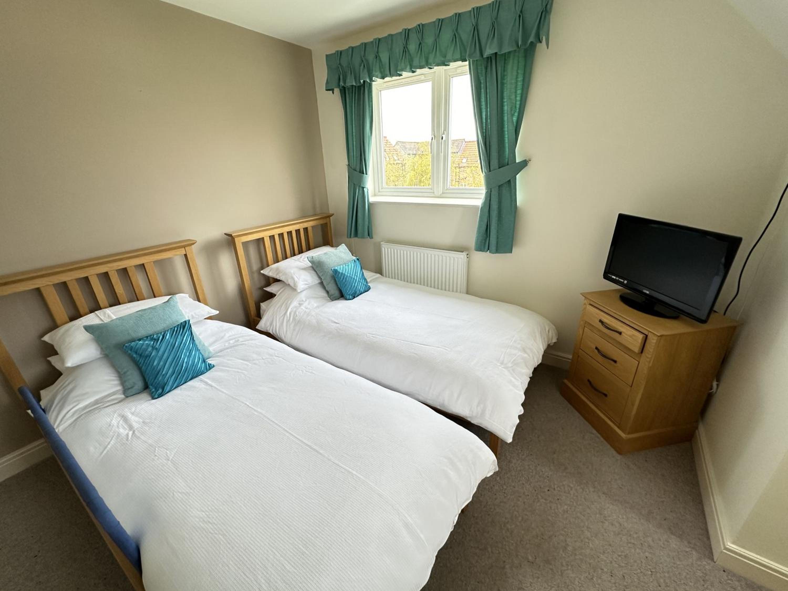 Pastures View - Part of the The Bay Filey Holiday Village with pool, gym and direct beach access, pub, restaurant, tennis and meadows walks