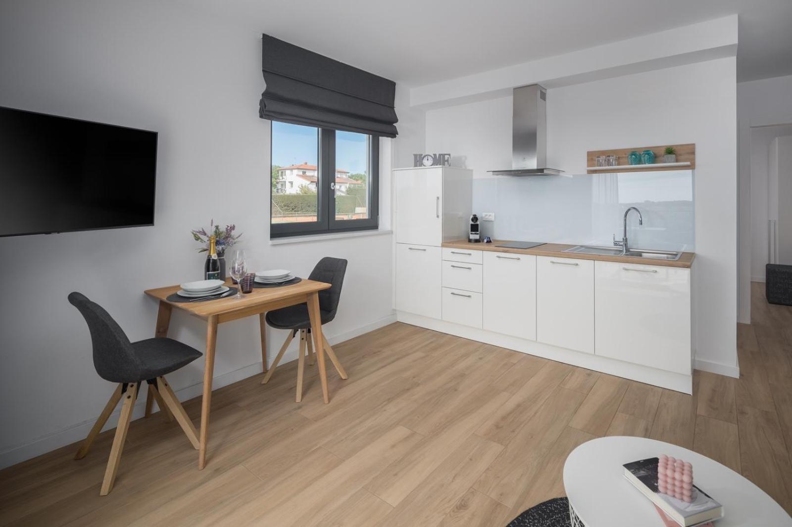 Lana Premium Residence view 4