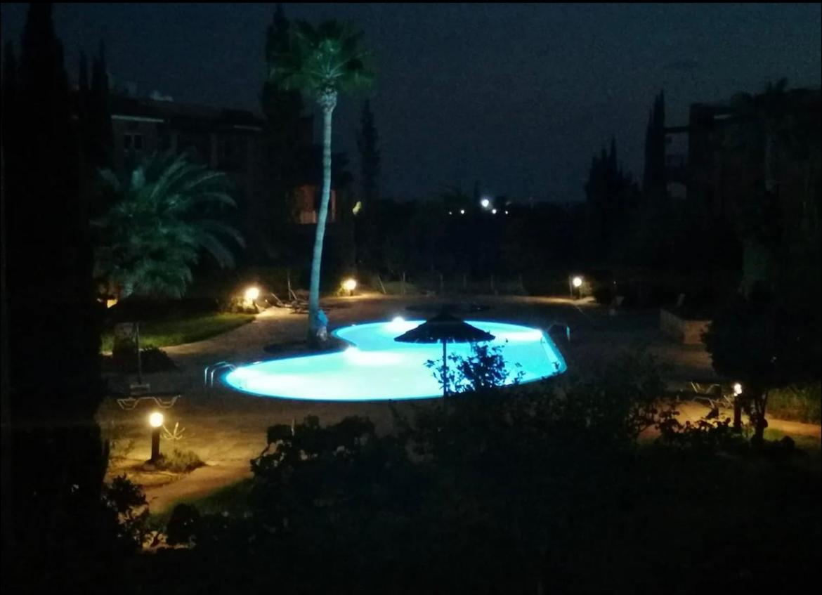 Großes Apartment in idyllischer Anlage, strandnah in Mandria, Paphos