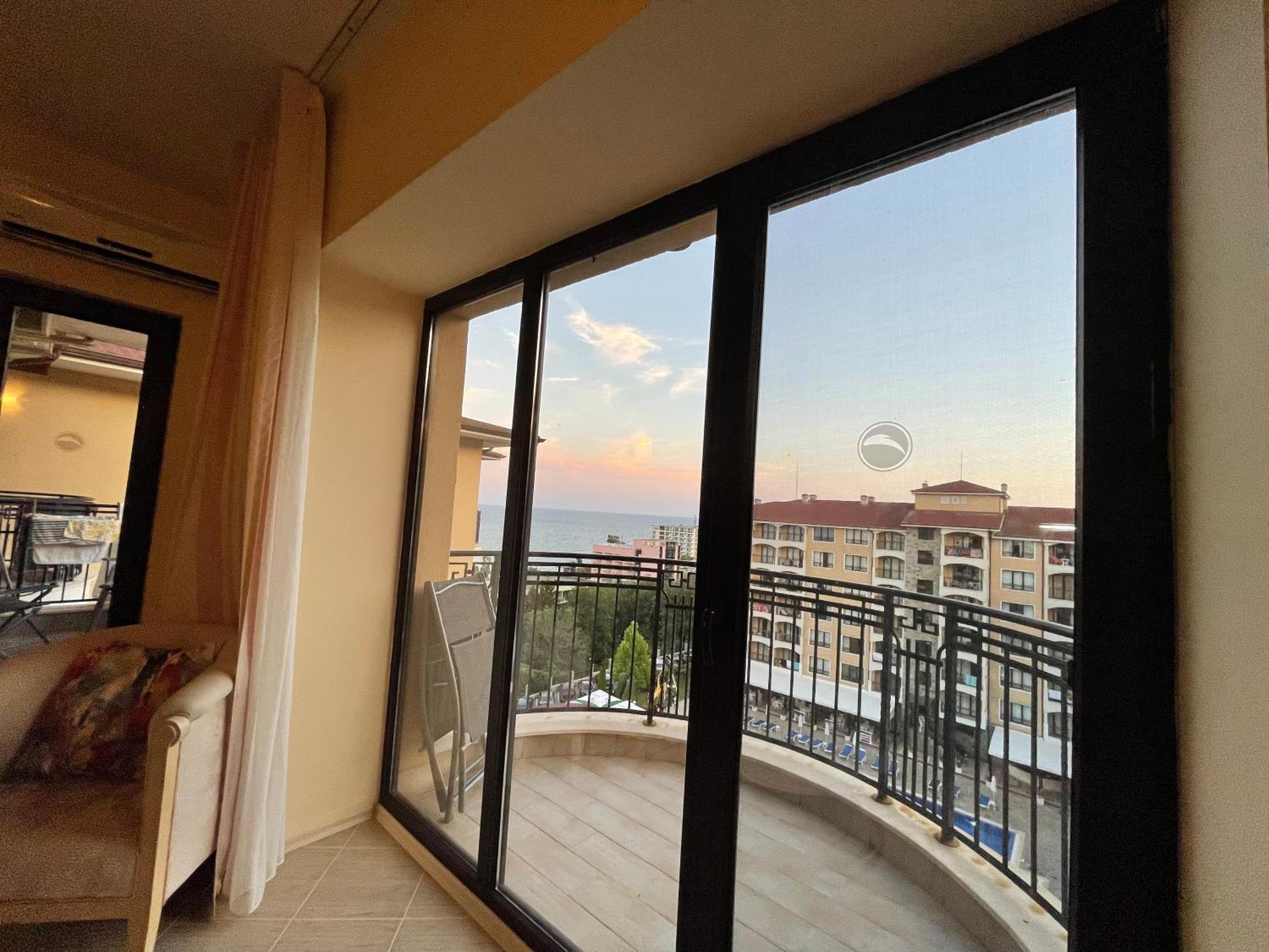 Spacious seaview apartments, 100m to the beach