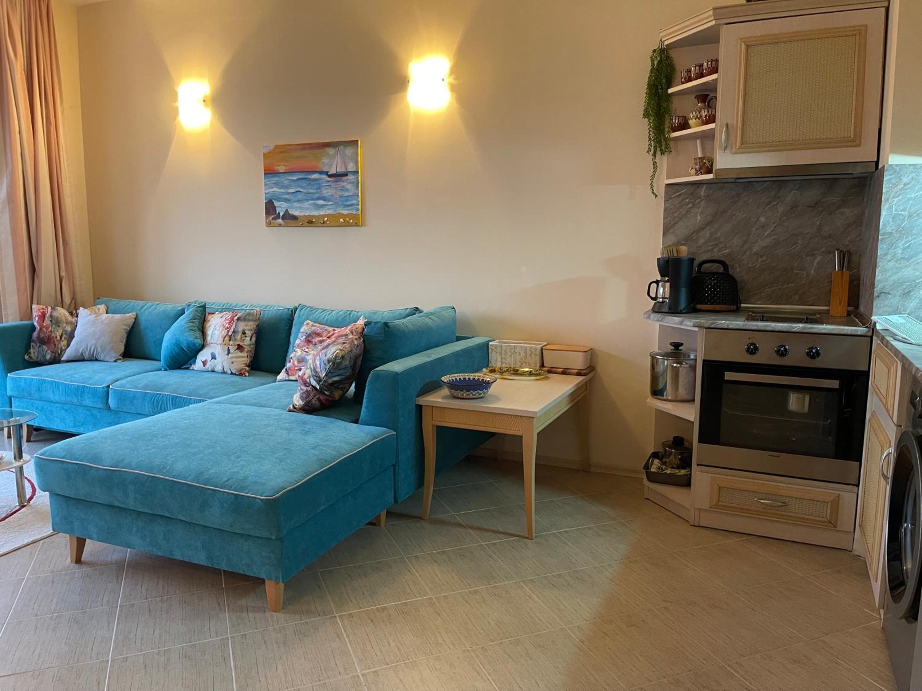 Spacious seaview apartments, 100m to the beach