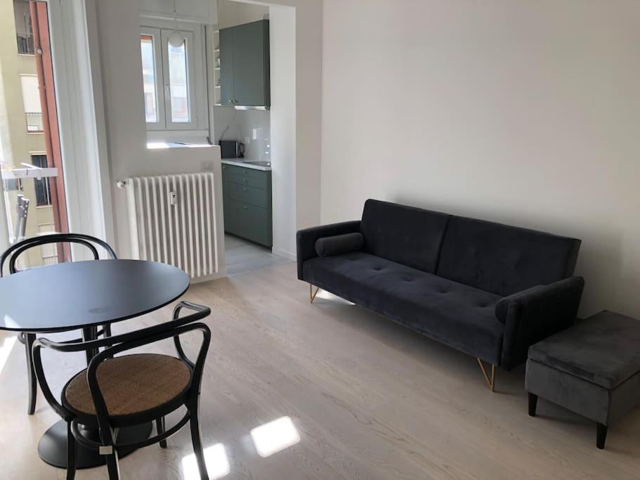 Milan new apartment in lively central area