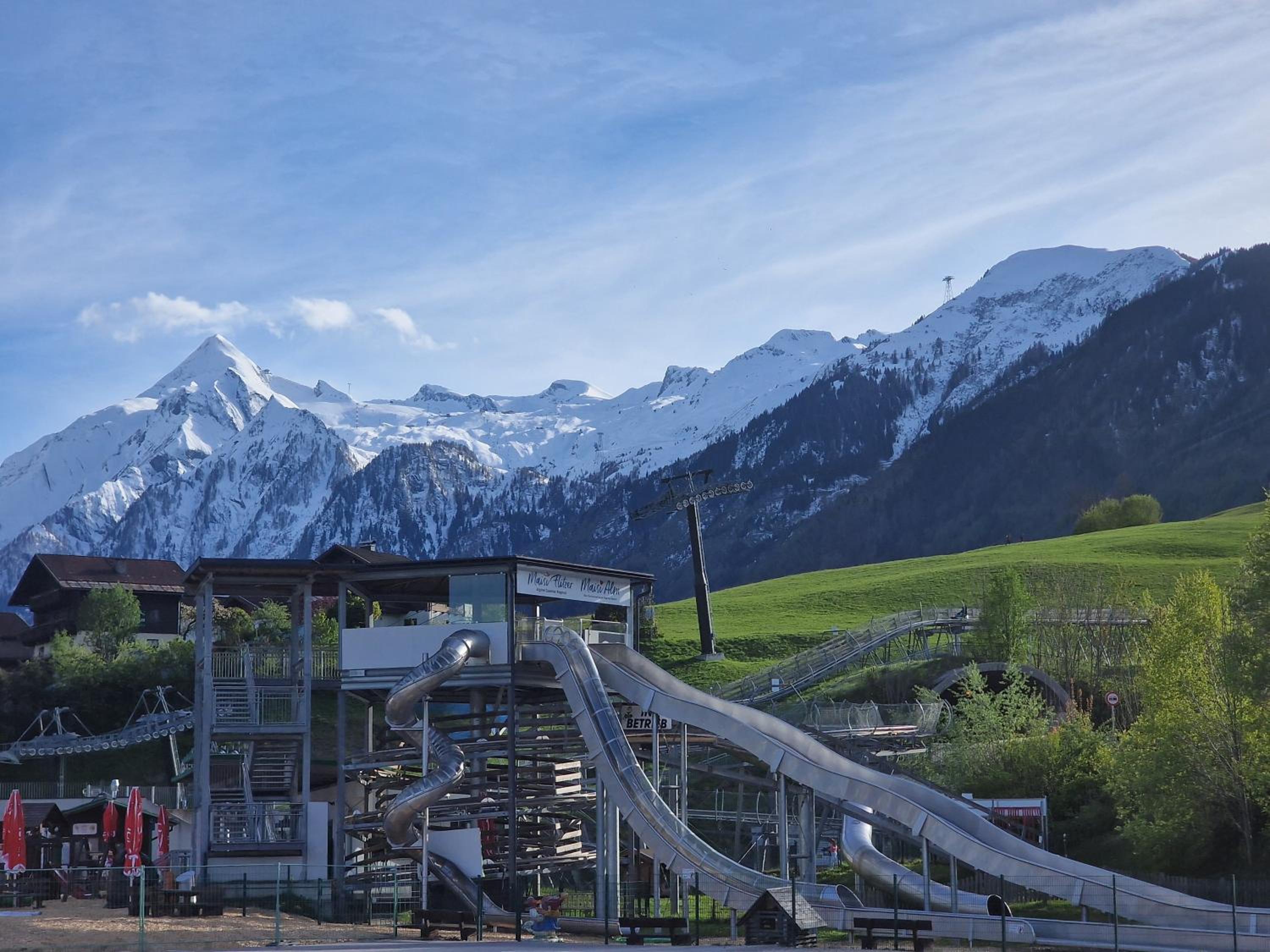 Adler Kaprun, Golf 'n' Ski and Mountain Biking.