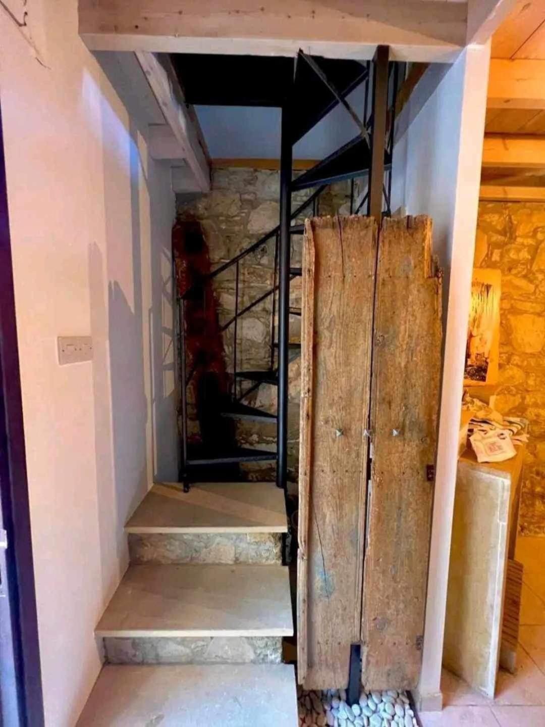 Lofou Maisonette