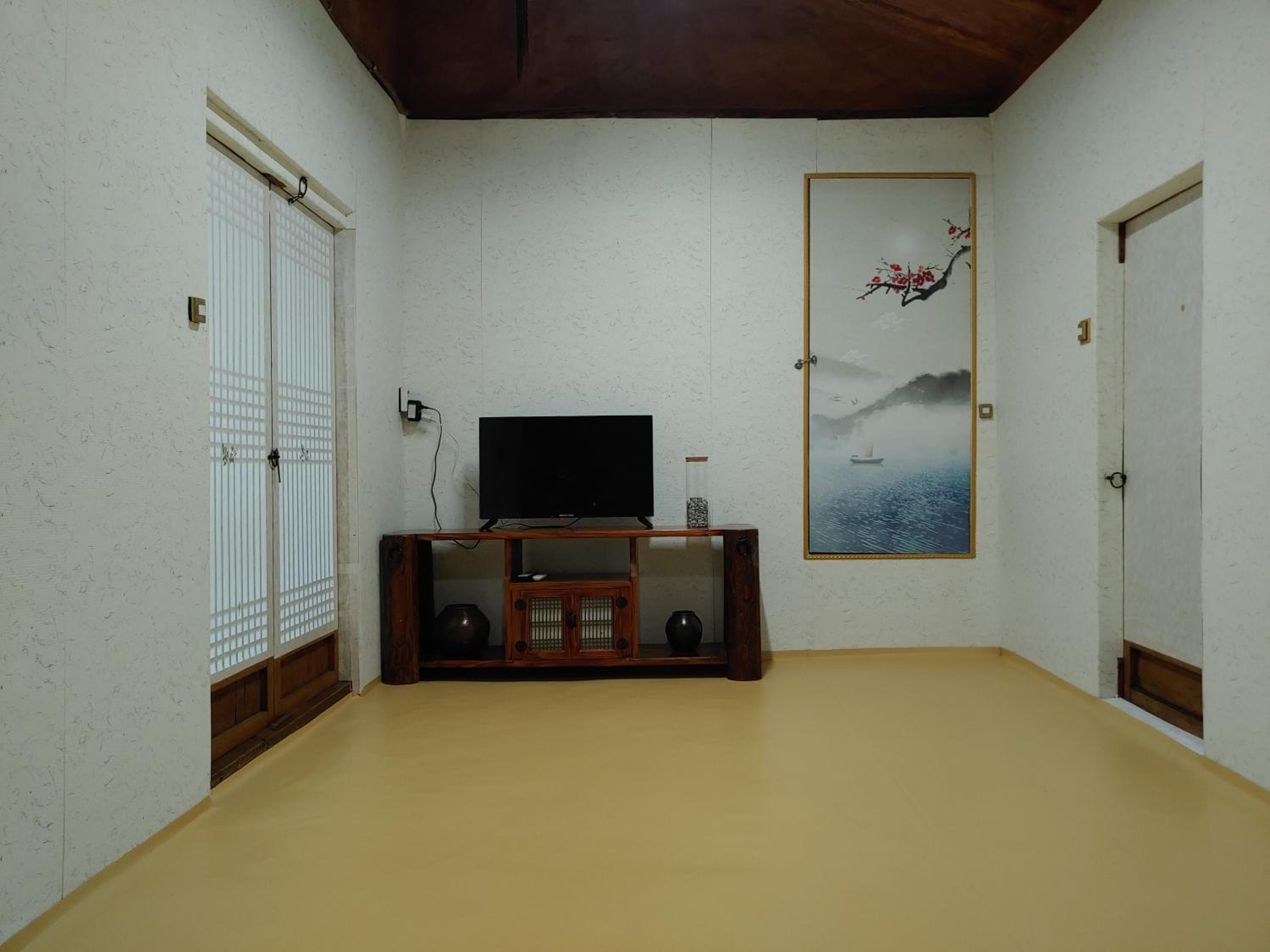 One day Retro House