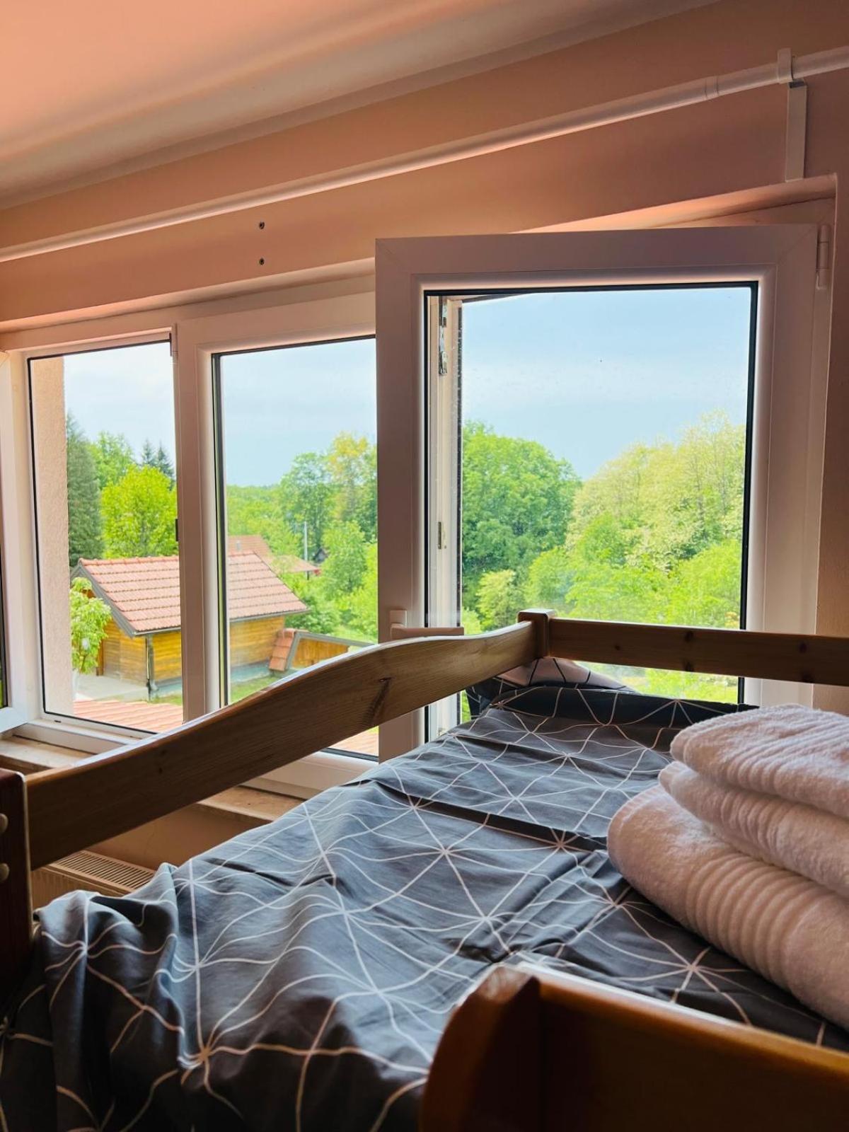 Green Garden Retreat - Happy Rentals view 2