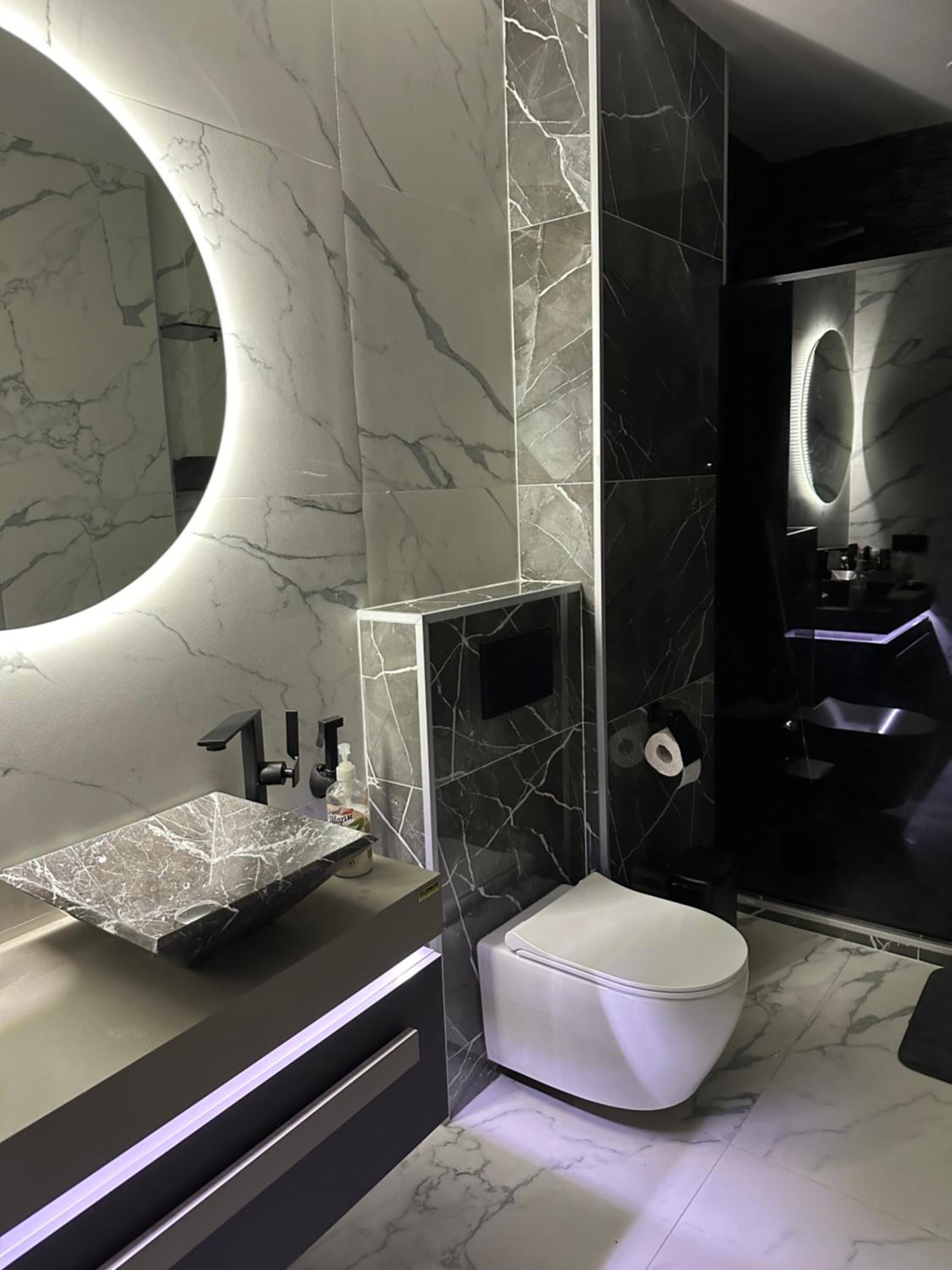 Ultra Luxury 1 Bedroom Appt in Centre view 4
