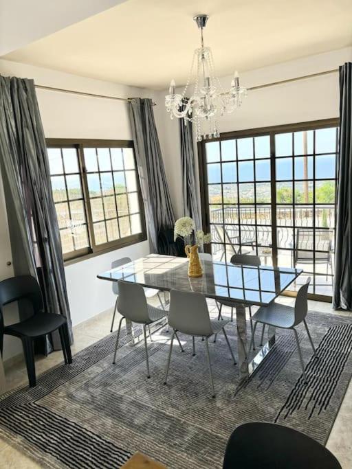 Villa Chara Spectacular panoramic views!
