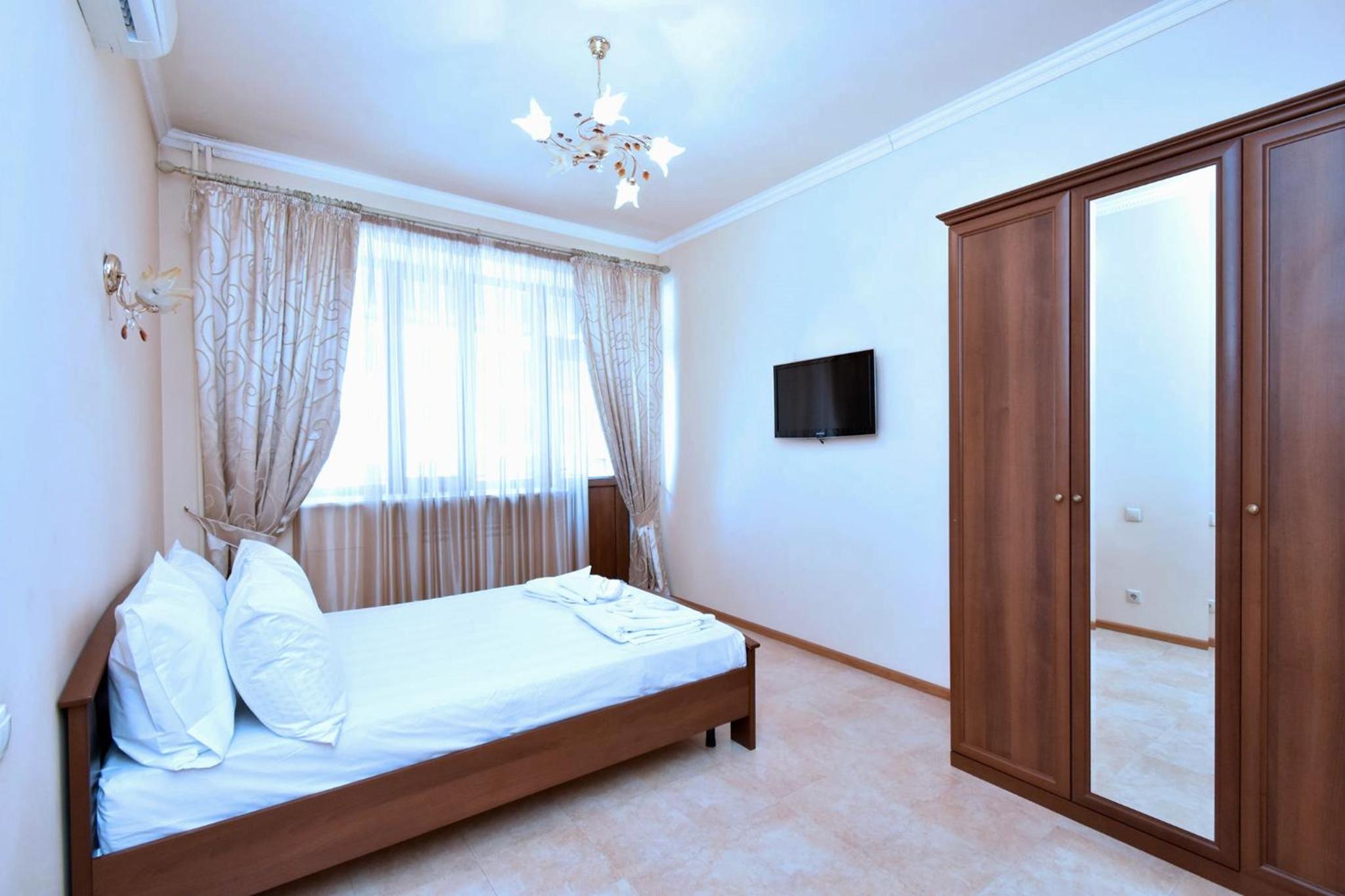 Bright 2 Bedroom Apartment Mayrig Building, with nice Balcony View, near Republic Square