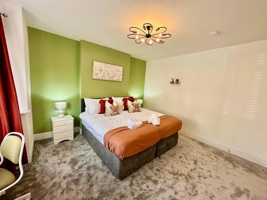 Fabulous and Relaxing Holiday Sand Beach and Sun view 5