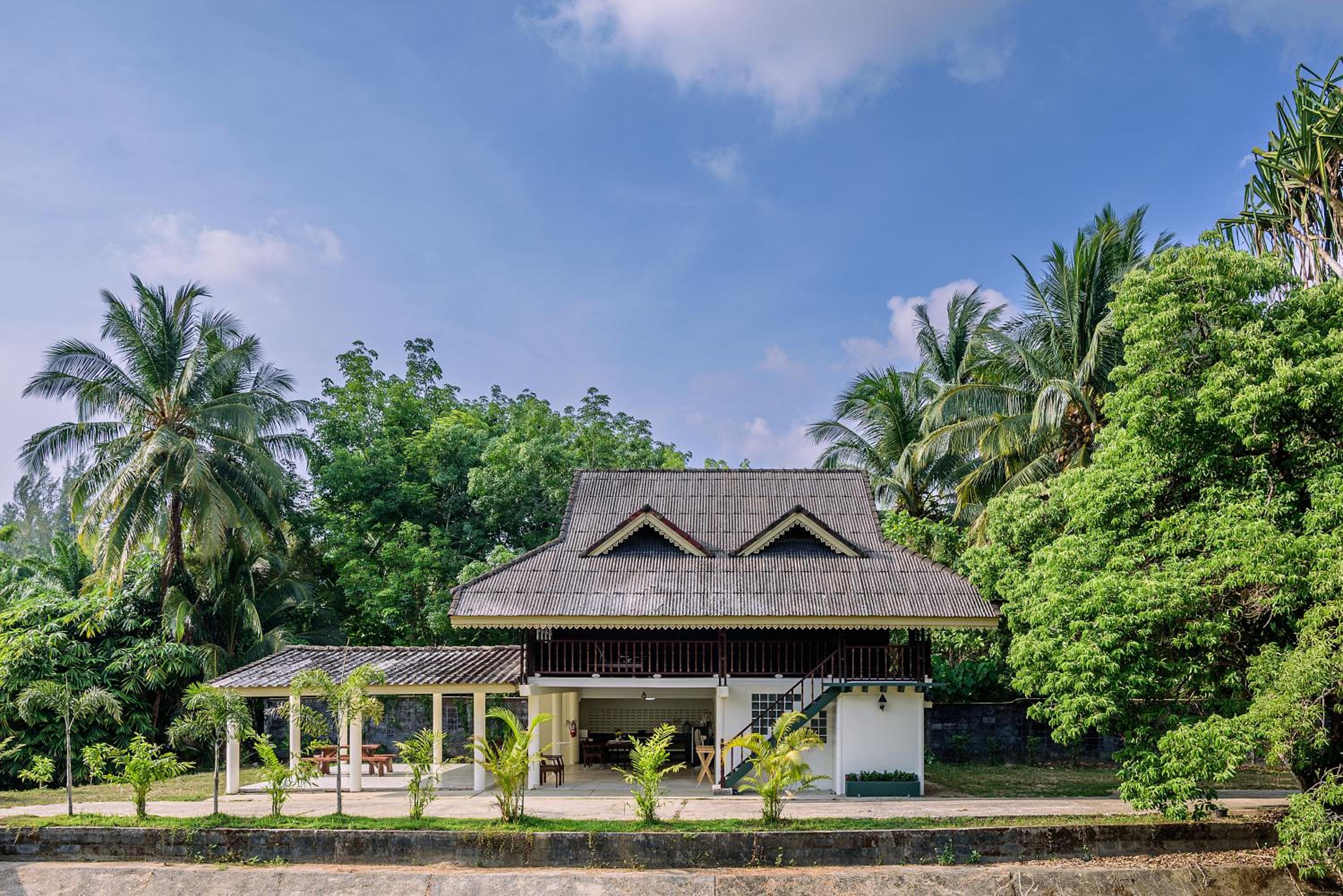 Bann Mangkud Khaolak