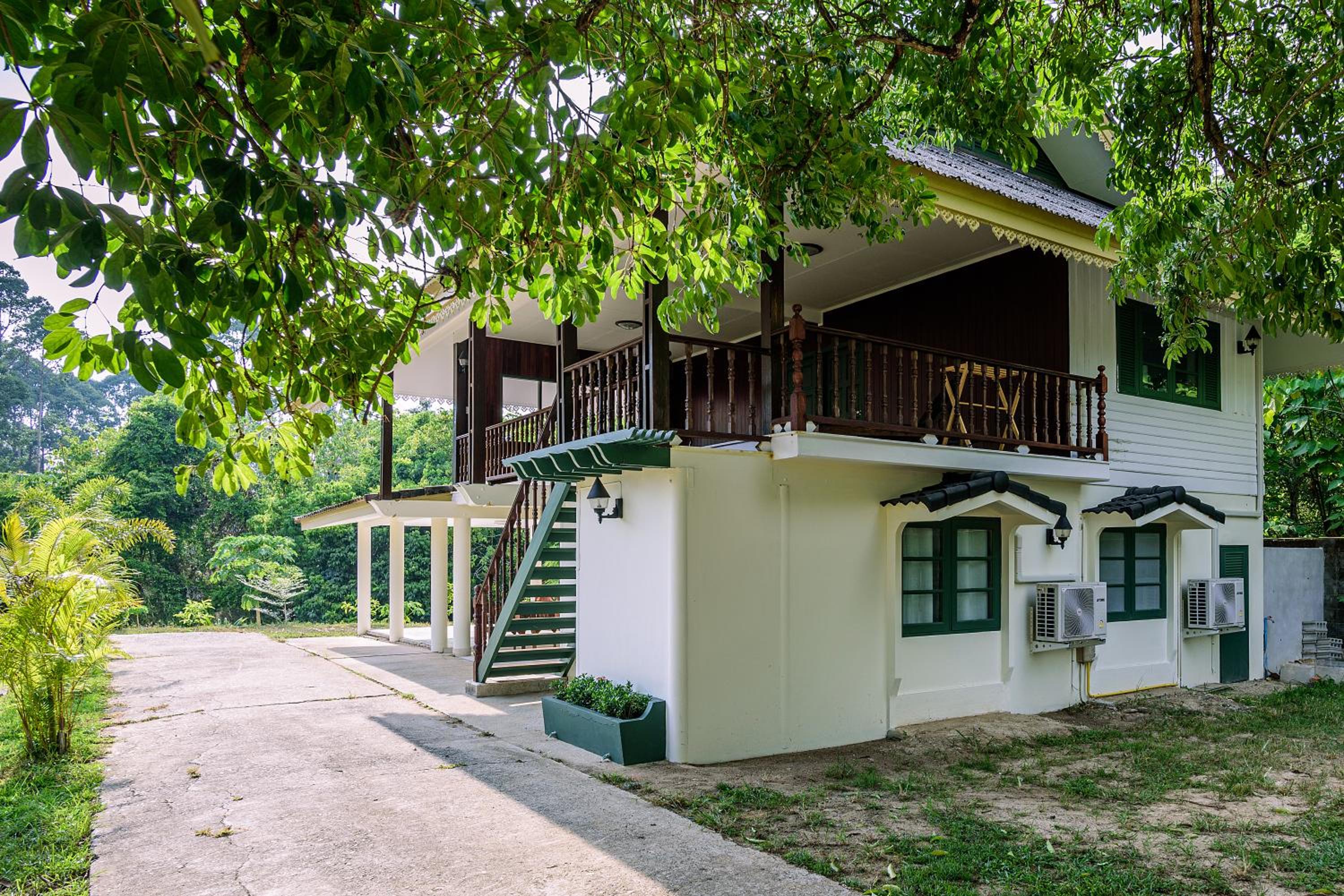 Bann Mangkud Khaolak