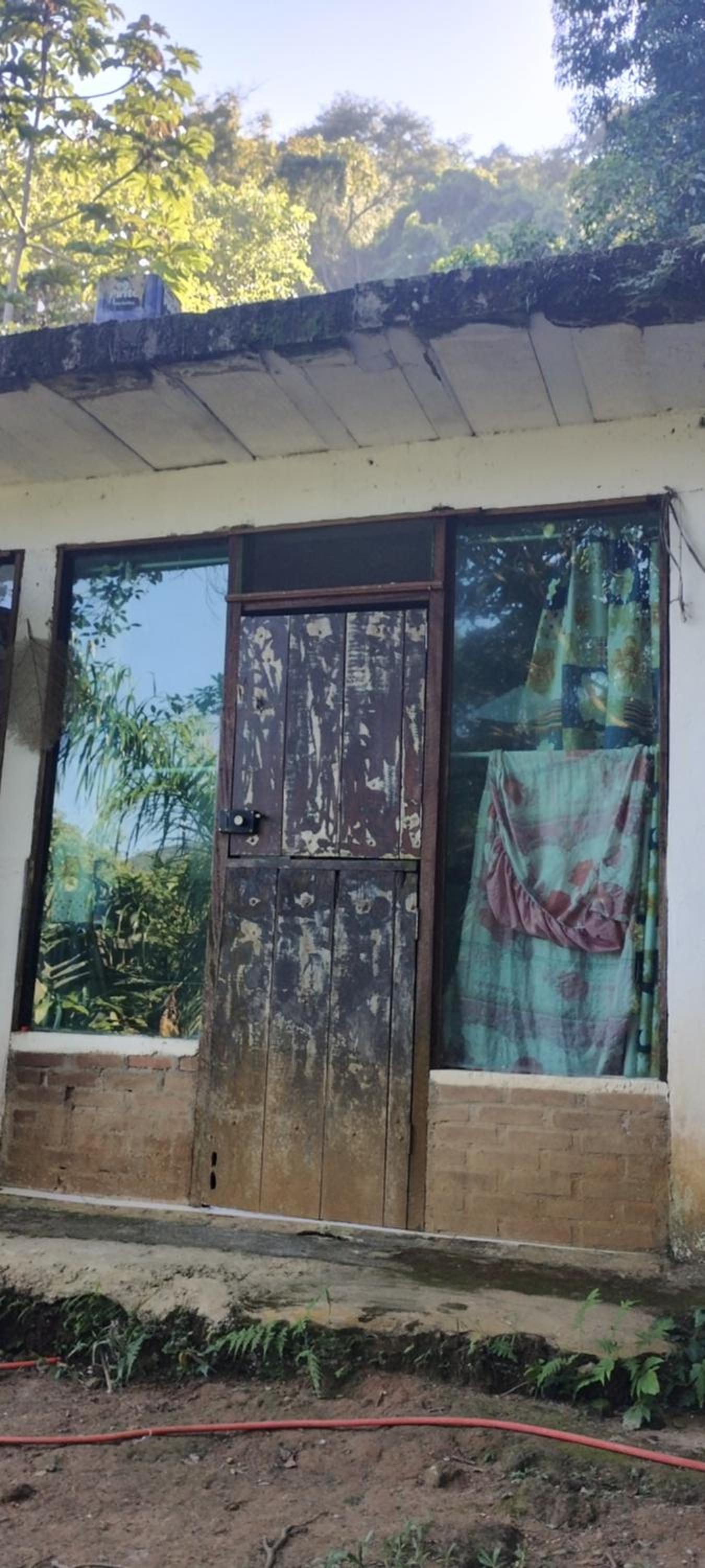 Suíte 2 beliches, cozinha e quintal compartilhados