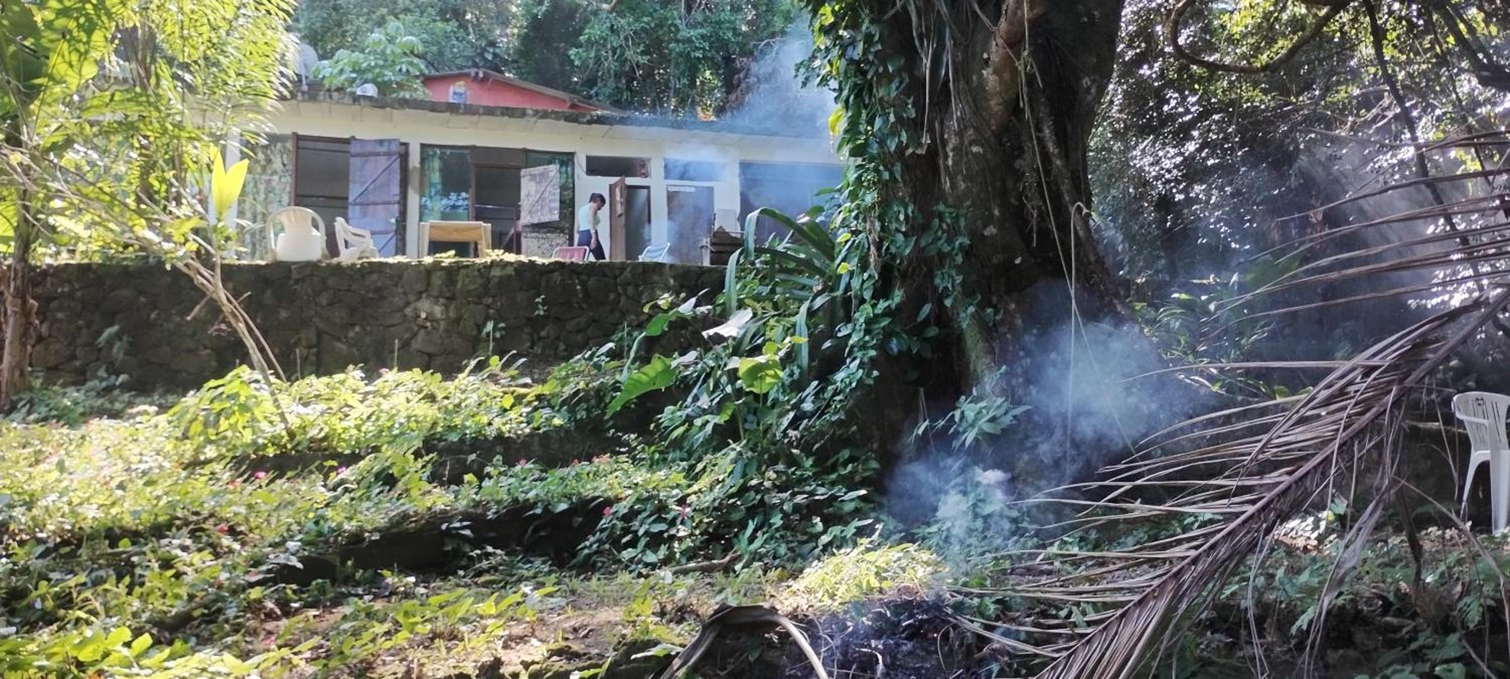 Suíte 2 beliches, cozinha e quintal compartilhados