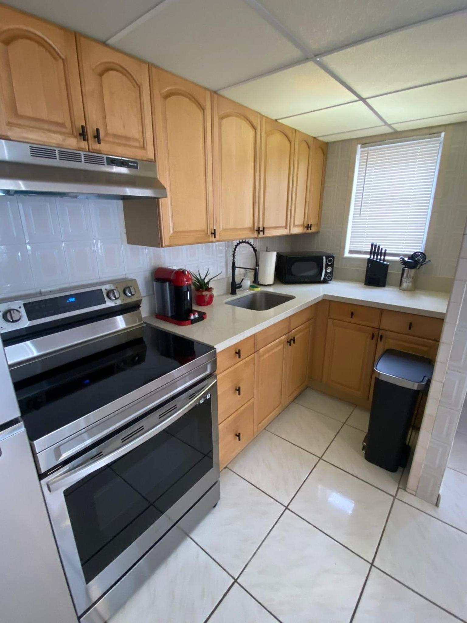 Spacious Villa #8 Water View 4-Minute Walk Beach view 5