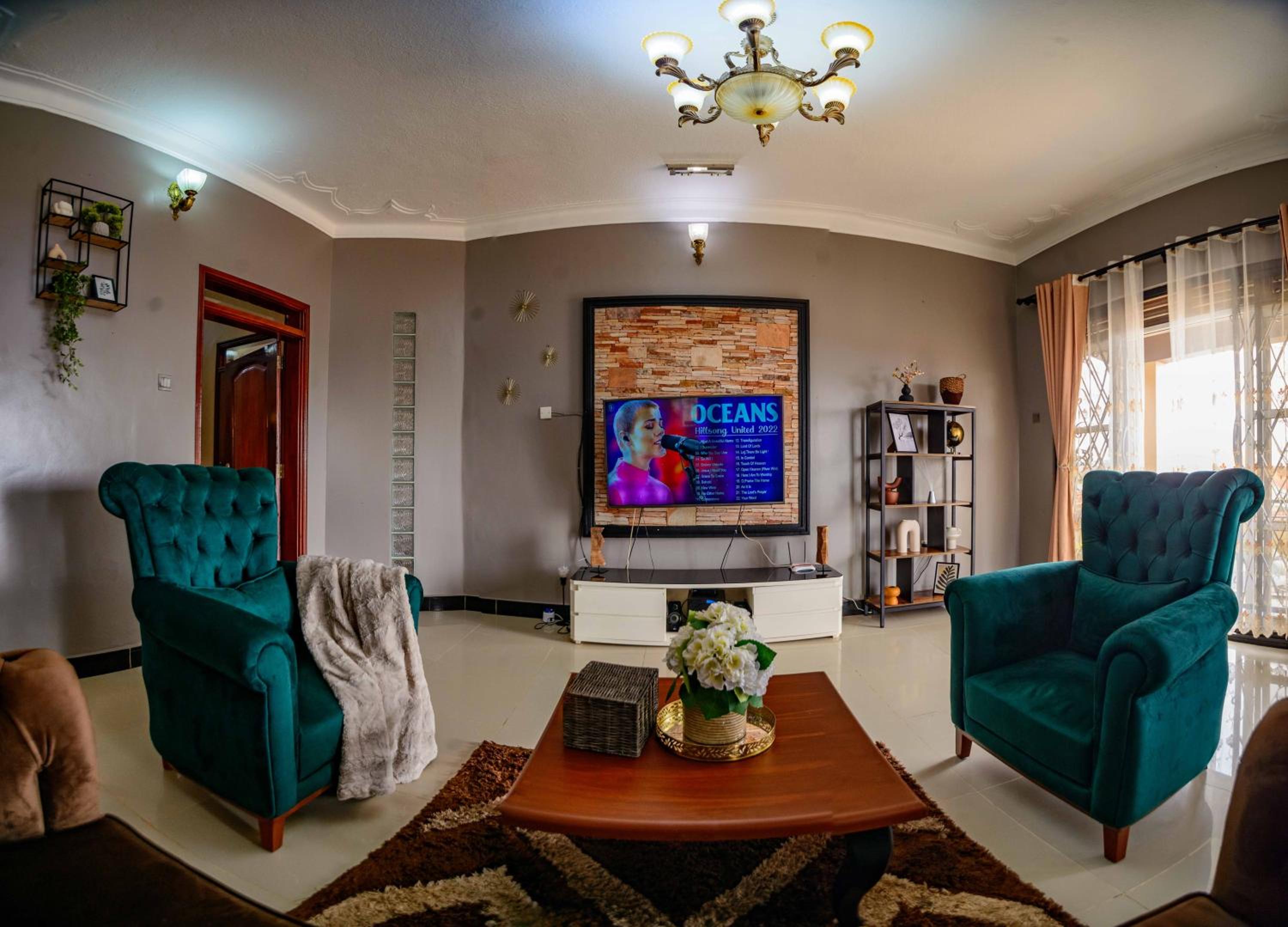 PNG Guest house Kitende view 5