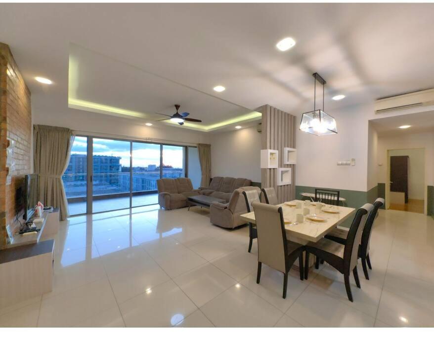 L Homestay THE LOFT IMAGO Spacious House Big Family photo 4