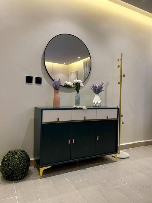 Spacious One Bedroom Apartment with Private Rooftop