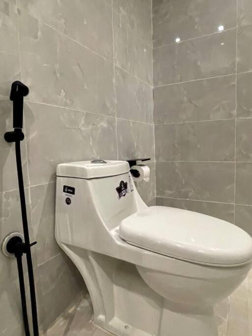 Spacious One Bedroom Apartment with Private Rooftop