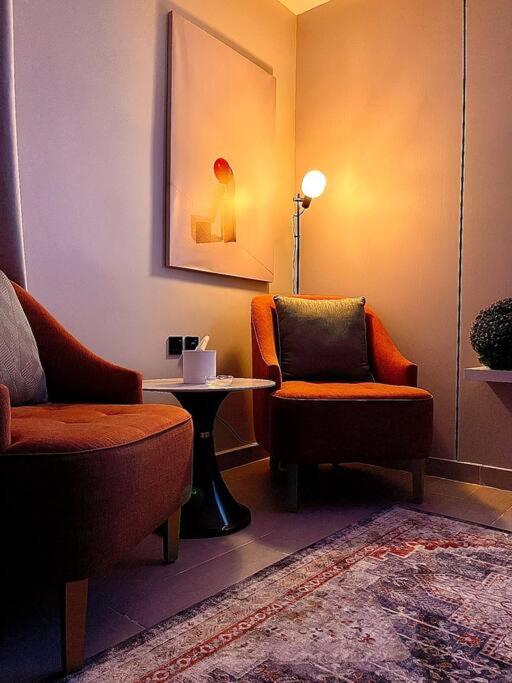 Spacious One Bedroom Apartment with Private Rooftop