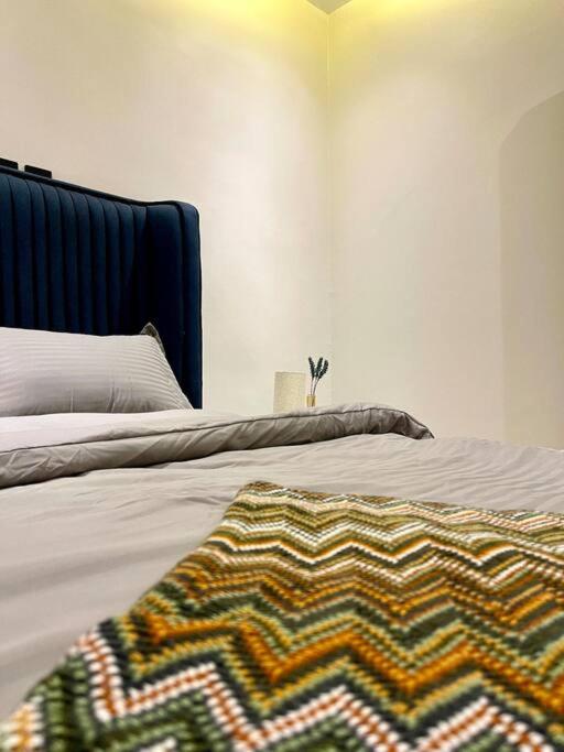 Spacious One Bedroom Apartment with Private Rooftop
