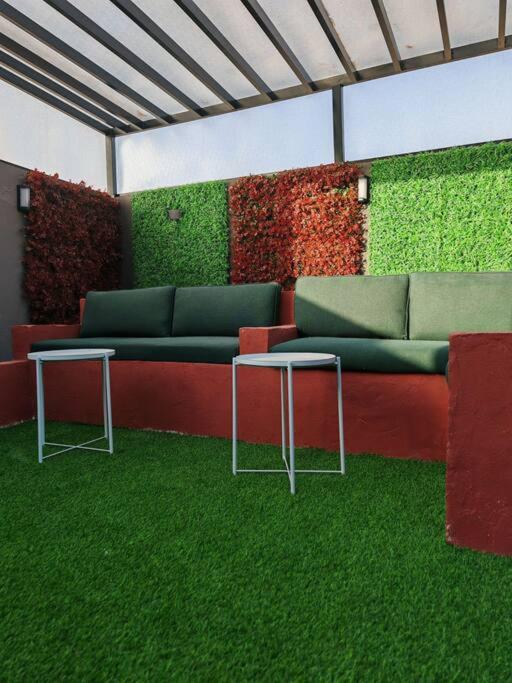 Spacious One Bedroom Apartment with Private Rooftop