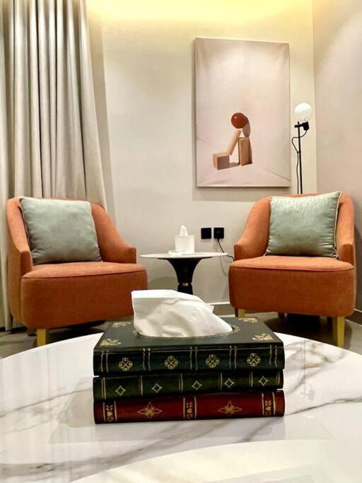 Spacious One Bedroom Apartment with Private Rooftop
