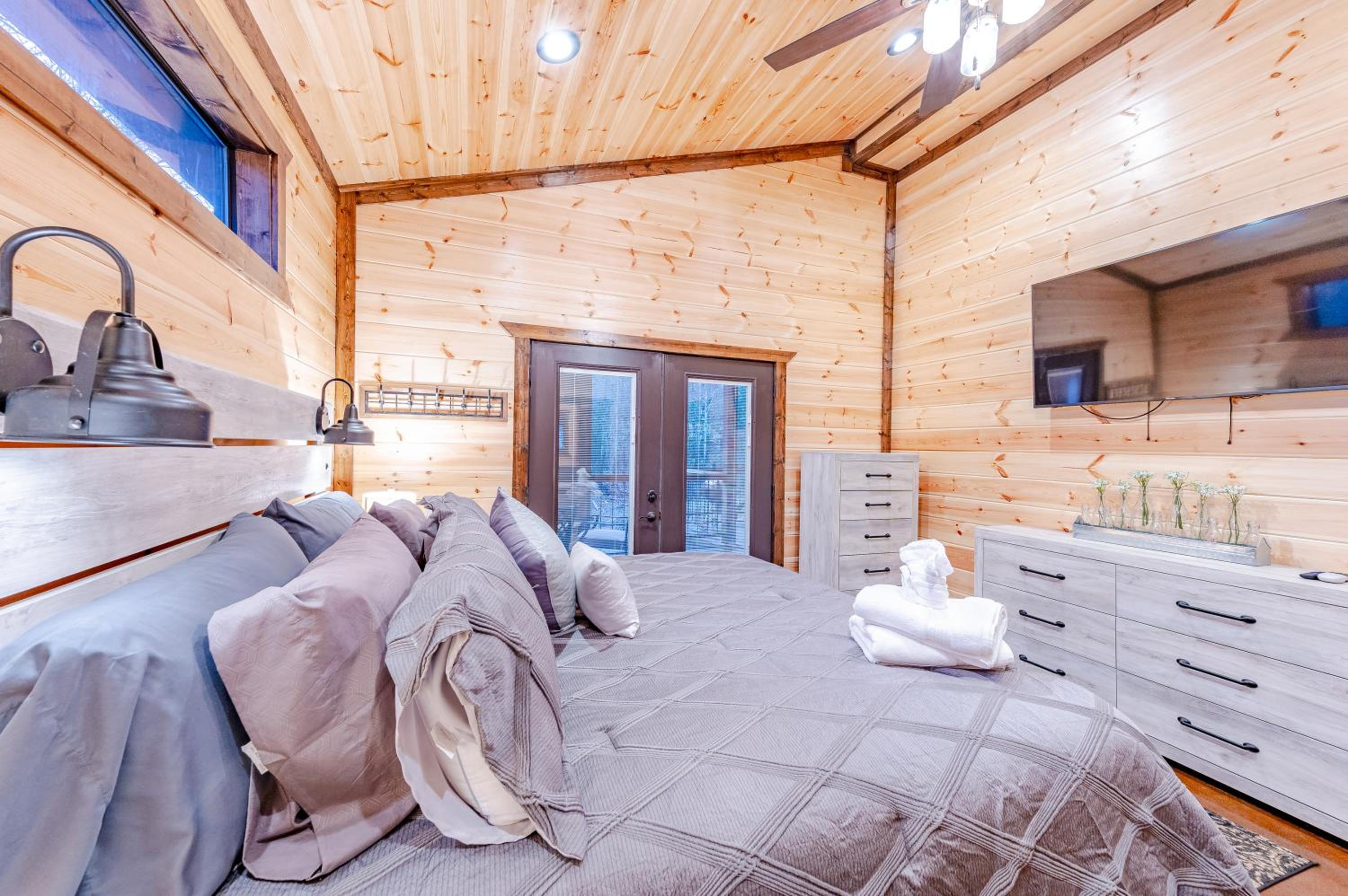 The Luxurious Blue Sky Lodge is EPIC! view 4