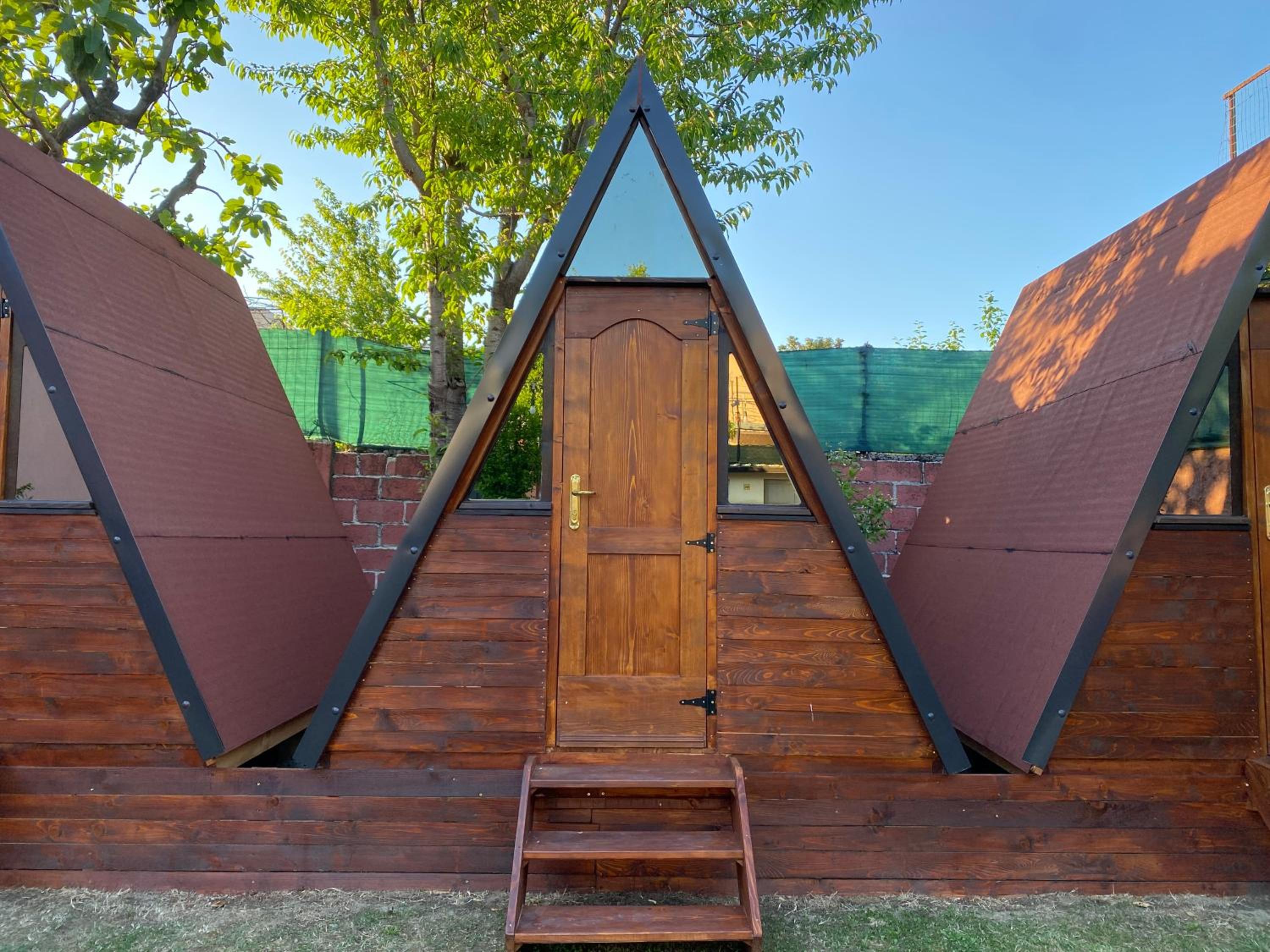 The Hood Hostel & Day Tours