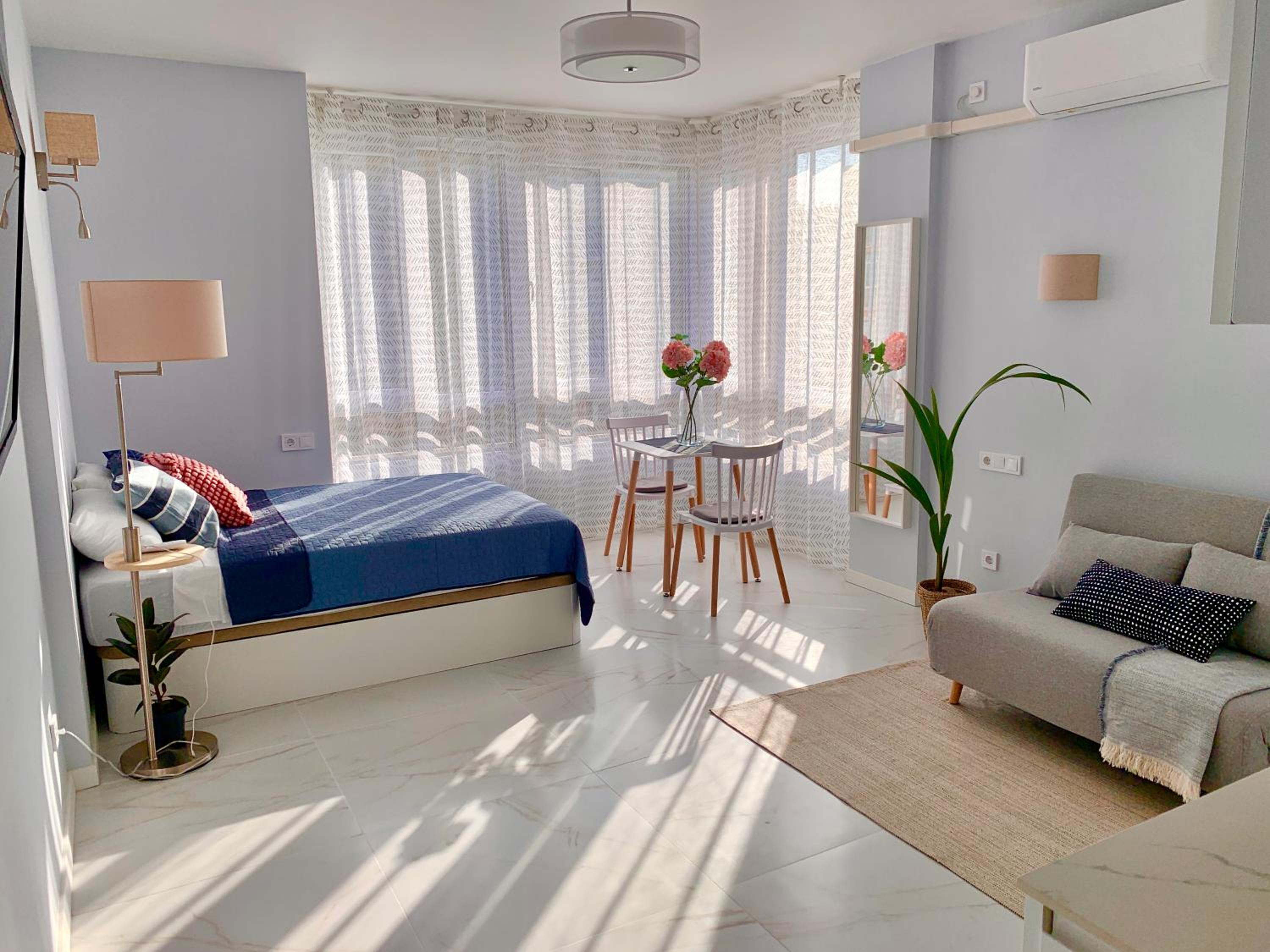 Elegant studio with pool and seaview photo 1