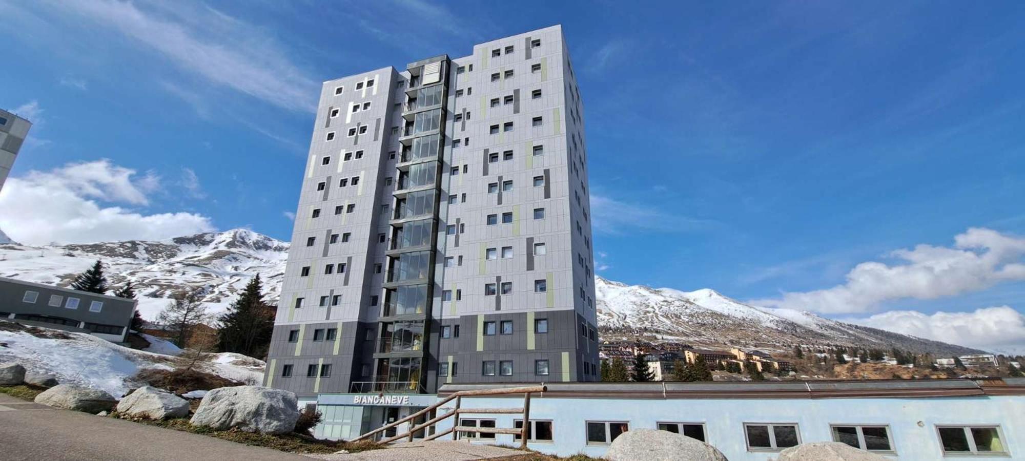 GRAYNITE-High Altitude Apartment