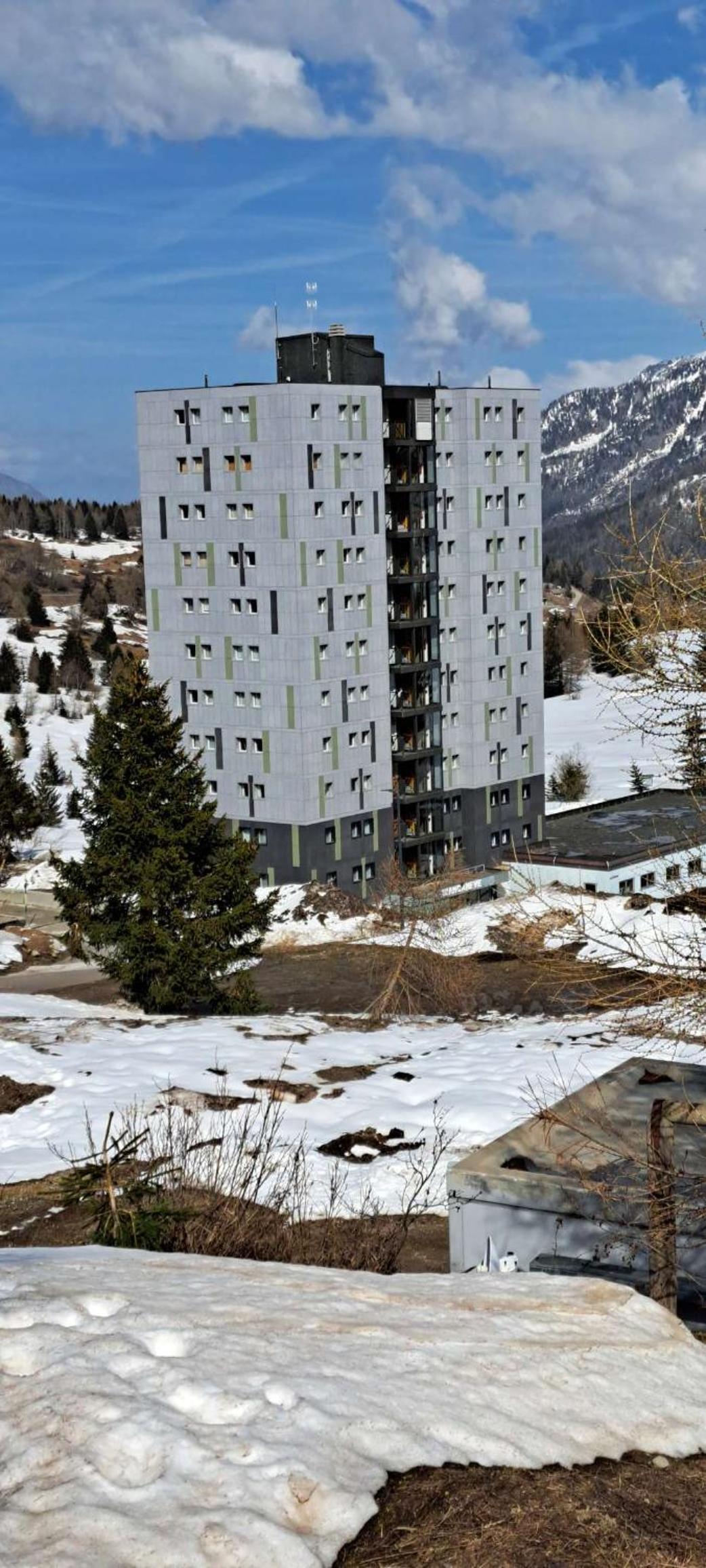 GRAYNITE-High Altitude Apartment photo 2