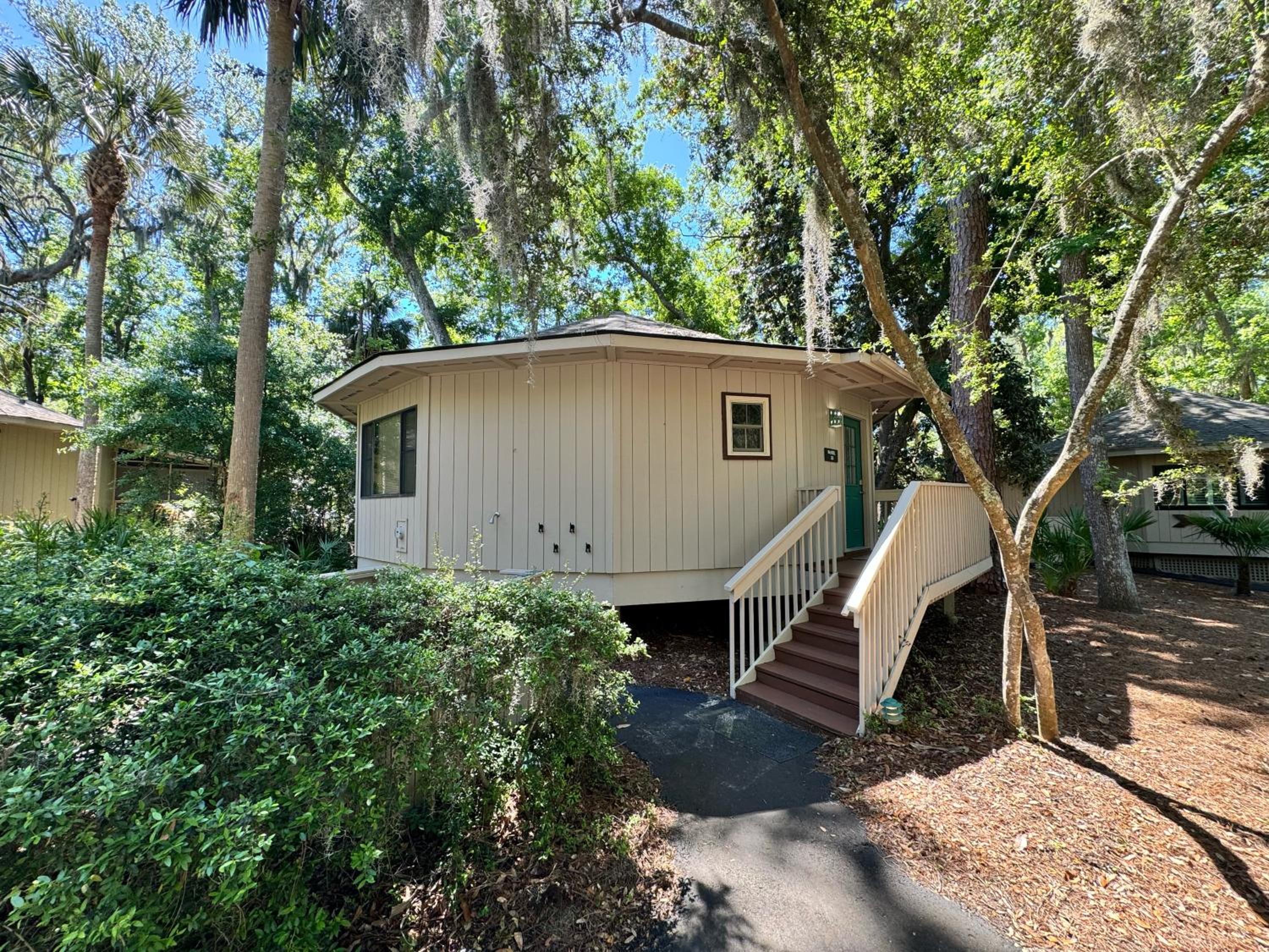 28 Night Heron - Two bedroom, two bath, pet friendly, 5 min walk to beach and pool