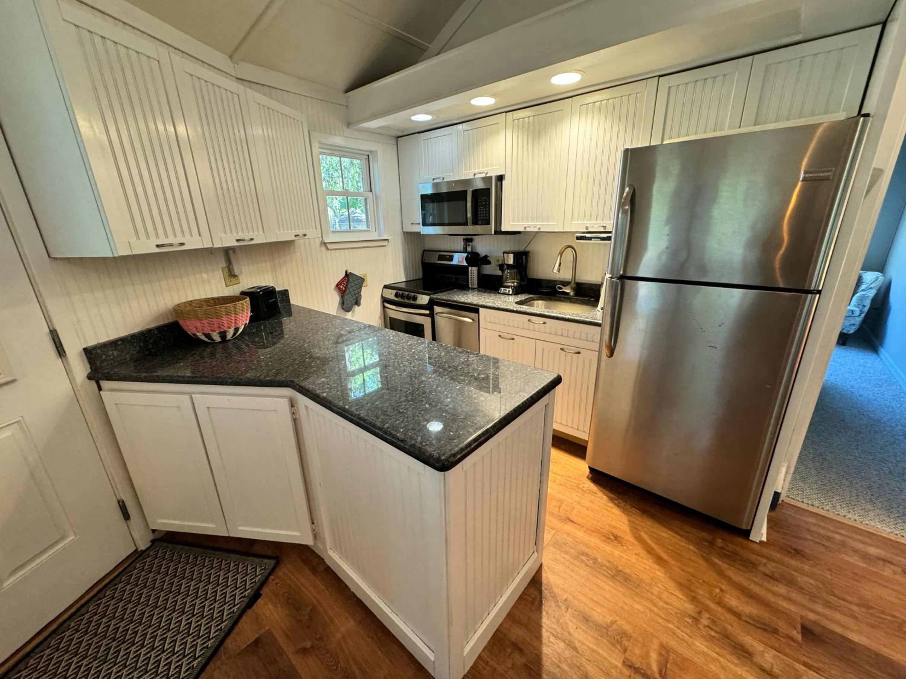 28 Night Heron - Two bedroom, two bath, pet friendly, 5 min walk to beach and pool