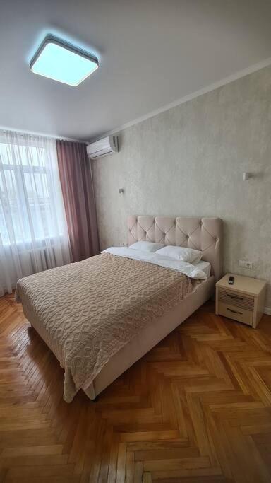 ULTRAcentral 2BD Apartament with balcony view 2