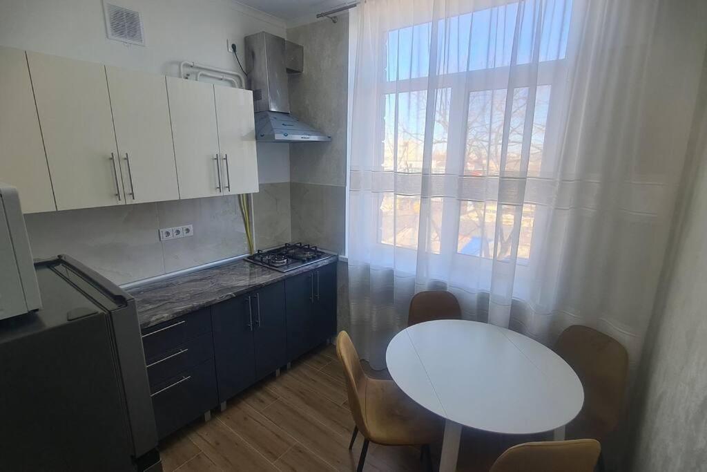 ULTRAcentral 2BD Apartament with balcony view 4