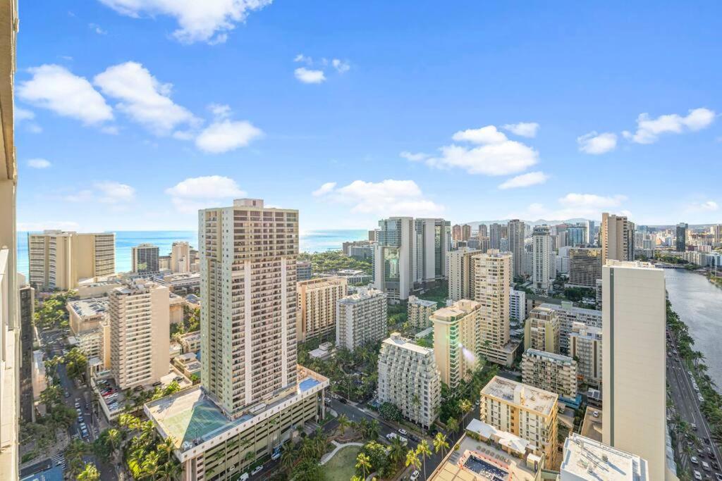 Hotel Waikiki Beach 1br Luxury Condo!