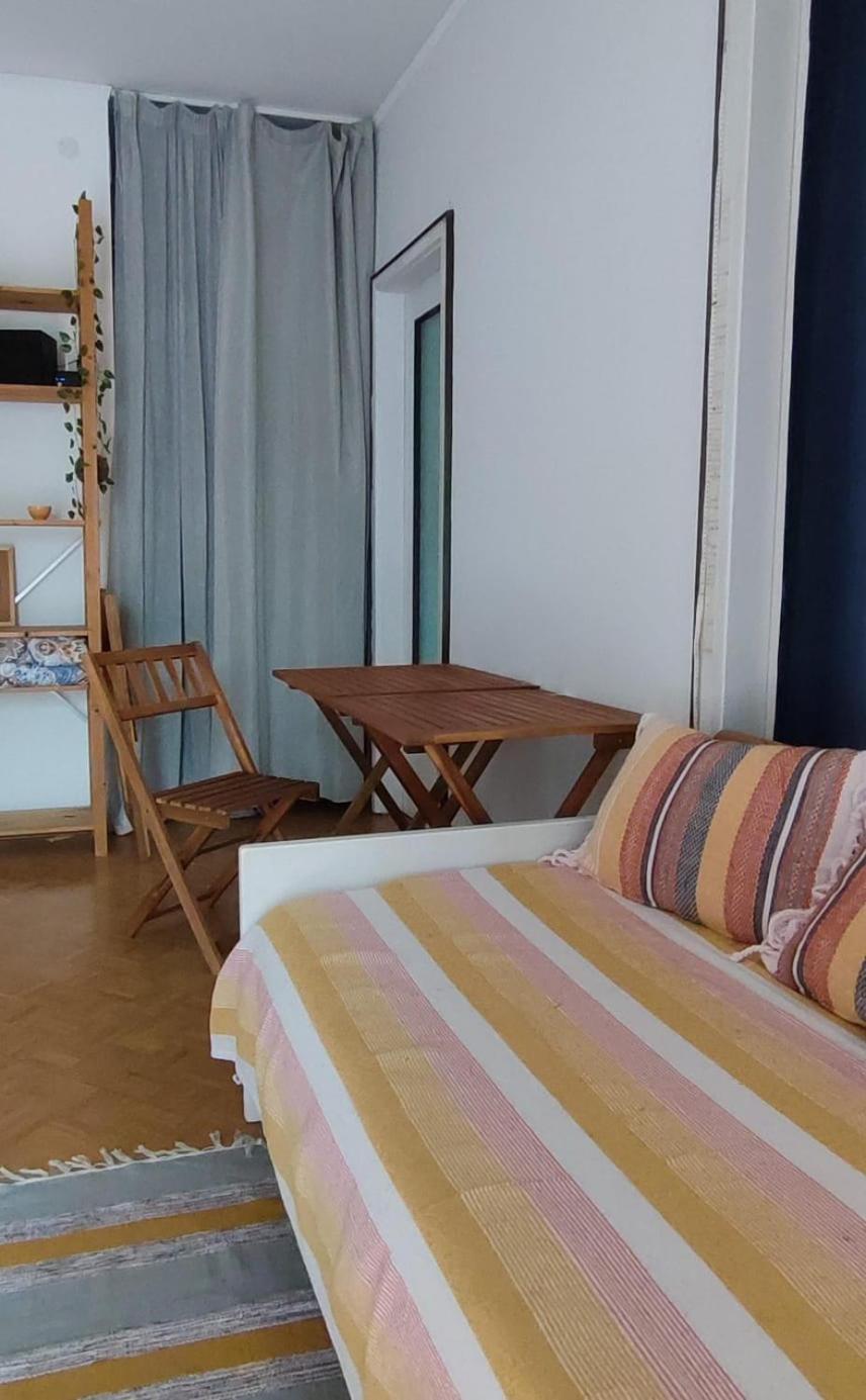 Yellow & Green photo 4