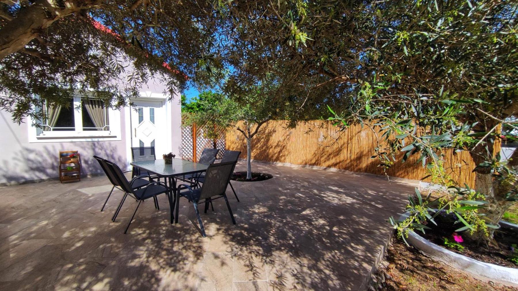 Oasis Apartment Ammoudia